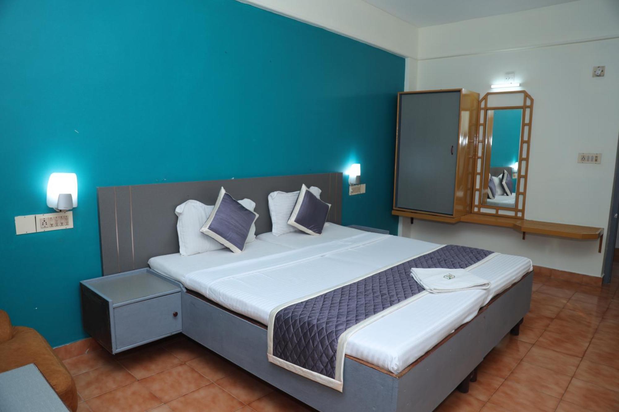 Grand Harmony Beach Resort Ковалам Екстериор снимка